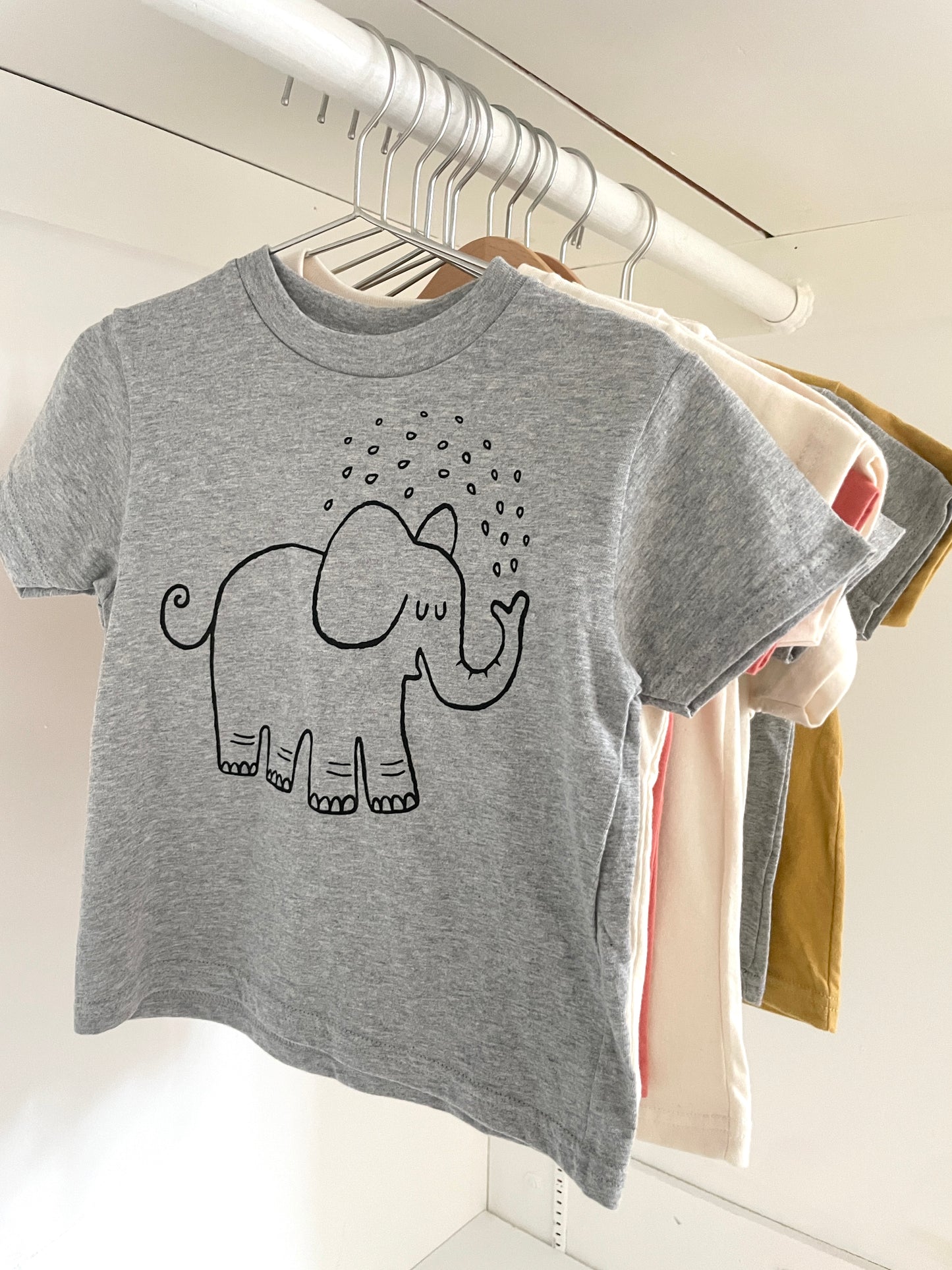 SPLASHY ELEPHANT | ORGANIC COTTON T-SHIRT