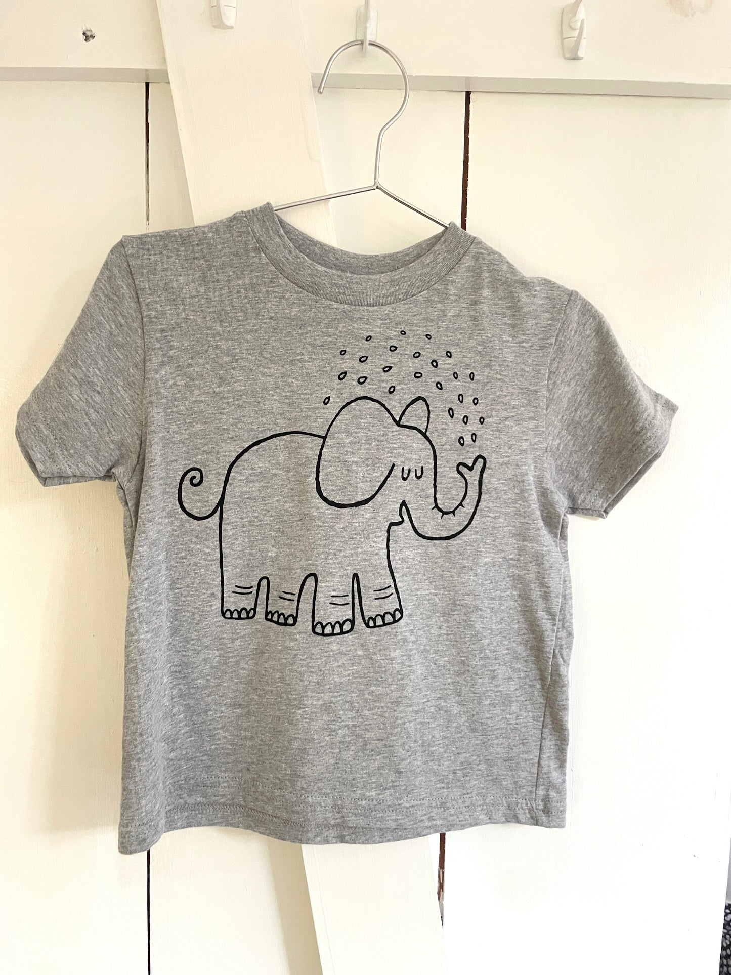 SPLASHY ELEPHANT | ORGANIC COTTON T-SHIRT